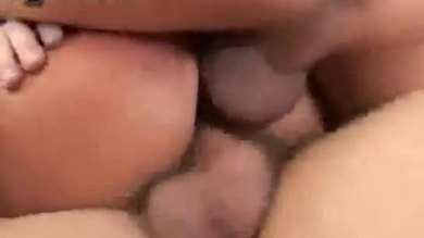 Gangbang brutal de Cody Lane