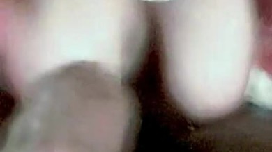 Fellation interraciale avec grande éjaculation 2