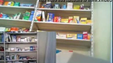 Milf excité travaillant et se masturbant à la pharmacie partie 1 - getmycam.com