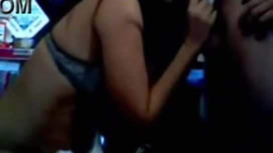 Elle aime sucer ma bite
