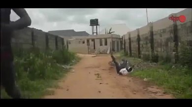 Des garçons africains du ghetto gangbangent une vierge / partie 2