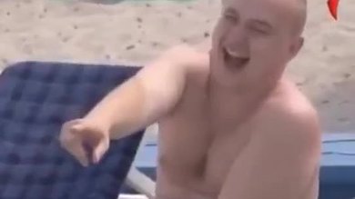 Comedia en tetas jokes comedy tits topless fail