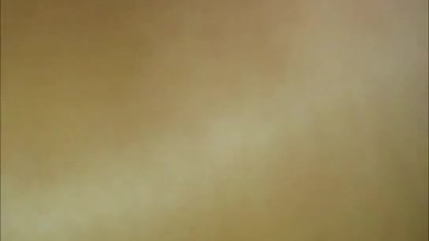 Une jeune fille de 20 ans se fait baiser par son petit ami.