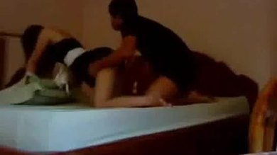 Étudiant khmer dans une université numérique