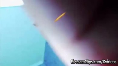 Hot sexy asian chick incroyable striptease !