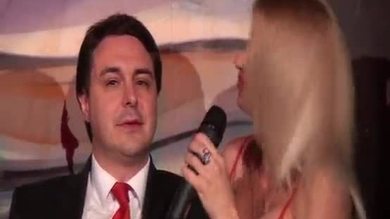 Moment lesbien entre cristal jolie et caroline de jaie pour andrea dipr&egravegrave ;