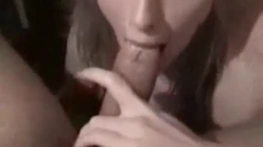 Fellation sensuelle d'un adolescent