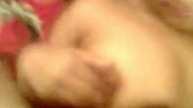 Une jolie étudiante bangla baisée par un senior