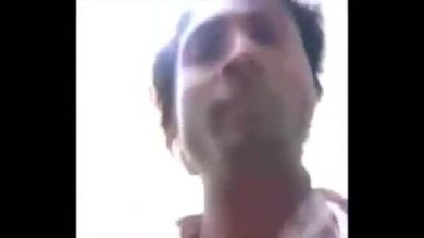 Sexe en plein air à mumbai couple dans un parc
