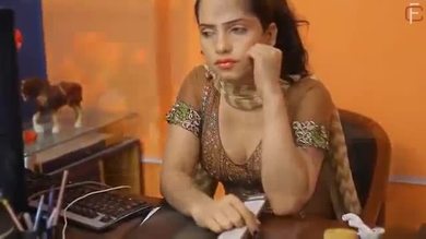 Une bhabhi sexy profite du sexe avec son patron