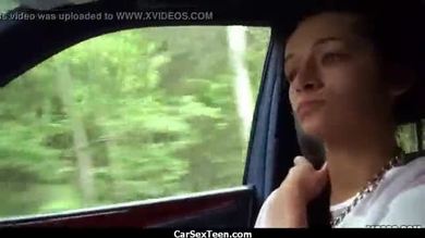 Il prend l'adolescente en auto-stop 8