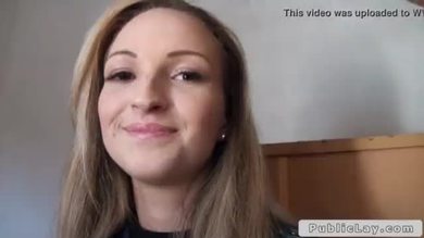 Amatrice blonde hongroise baise une grosse bite en plein air