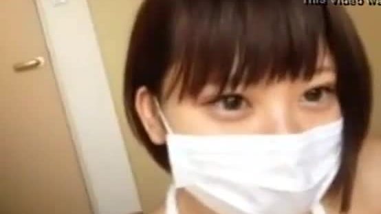 Adolescente japonaise aux cheveux courts - basedcams.com