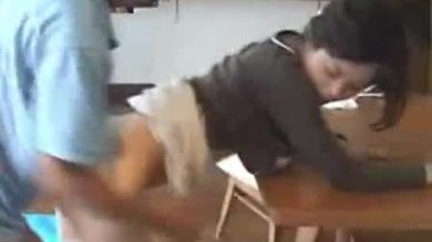 Baise de cul d'adolescente hardcore