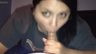 Une latina joufflue qui paie son loyer