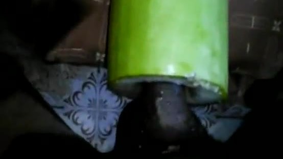 Desi boy sex with bottle gourd feeling awesome (en anglais)