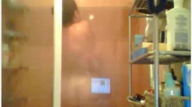 Mexicana bañandose 2