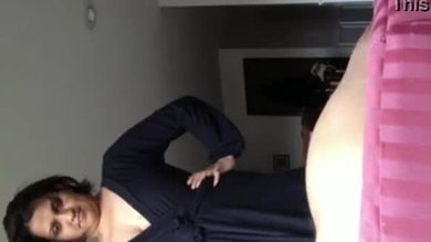 Une tante sexy qui taquine un jeune garçon