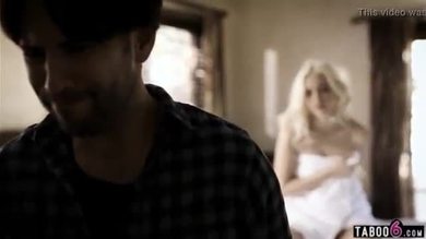 Une belle-fille cochonne se fait violer après une expérience anale.