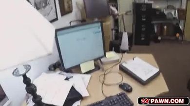 Tout ça pour de l'argent, l'avocat reviendra. cavadinhax