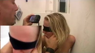 Amateur allemand doux sucé à la gorge avec la main