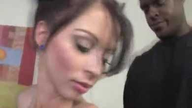 Une fille, deux bites noires