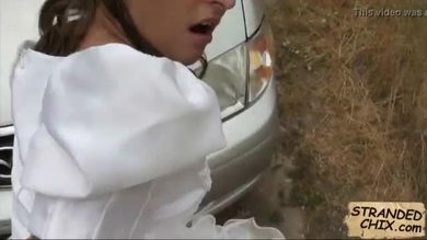 La mariée baise un inconnu après l'annulation du mariage amirah adara.4