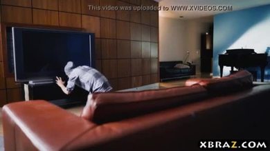 The ring xxx parodie avec romi rain, la garce aux cheveux longs.
