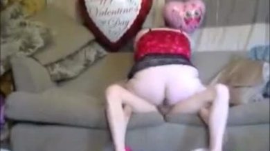 La femme surprise de son mari pour la Saint-Valentin : le meilleur sexe de tous les temps.