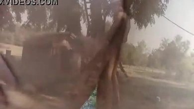 La mamie salope et poilue viviana baise sous l'arbre kata viviana malvira