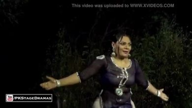 Ghazal chaudhary rain mujra 2016 - danse pakistanaise mujra 2016