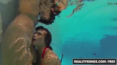 Realitykings - nous vivons ensemble - lèvres à lèvres