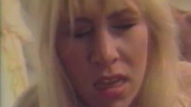 Babes porno classiques à grosse poitrine