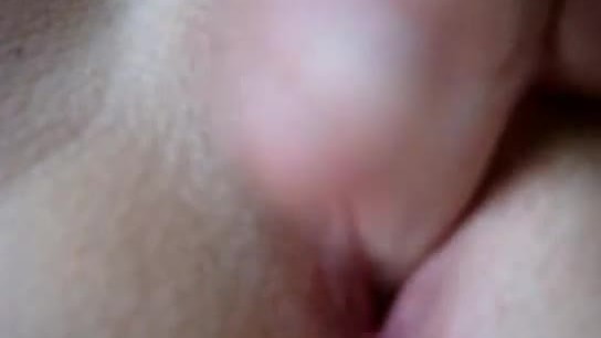 Seul à la maison et excité
