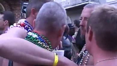 Ah oui, c'est le mardi gras de la Nouvelle-Orléans et le lo...