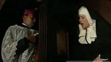 Sexe des nonnes avec le prêtre