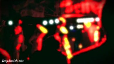 Nudité publique dans un club. Dj nu
