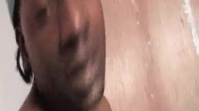 Un cocu voit sa femme dans un ménage à quatre