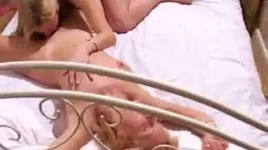 Superbe sexe lesbien 3