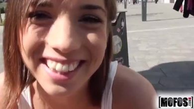 Mofos tina hot aime l'anal