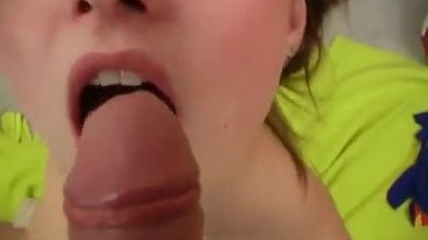 Tarra White a une peau douce et lisse comme la porcelaine.