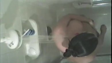 Anna c sous la douche