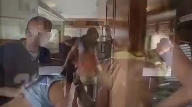 Gangbang bus baise orgie