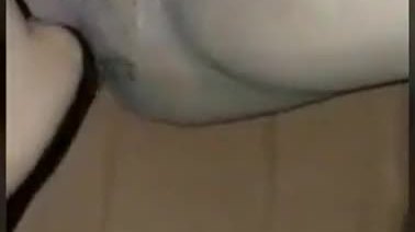 Une tante mature baise avec son voisin à la longue queue. mp4