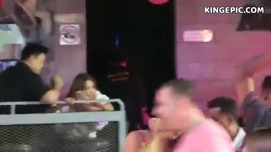 Un touriste sexuel thaïlandais rencontre une prostituée !