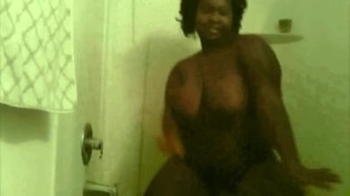 Des femmes nues qui dansent