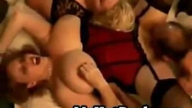 Sexe en groupe pour échangistes aventureux