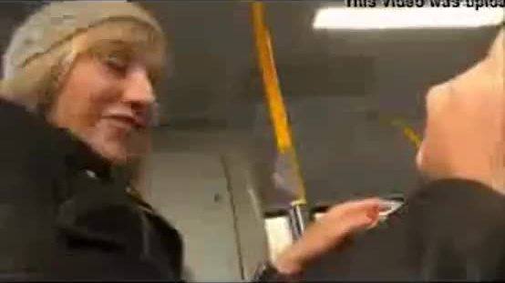 Sexe en public dans un bus